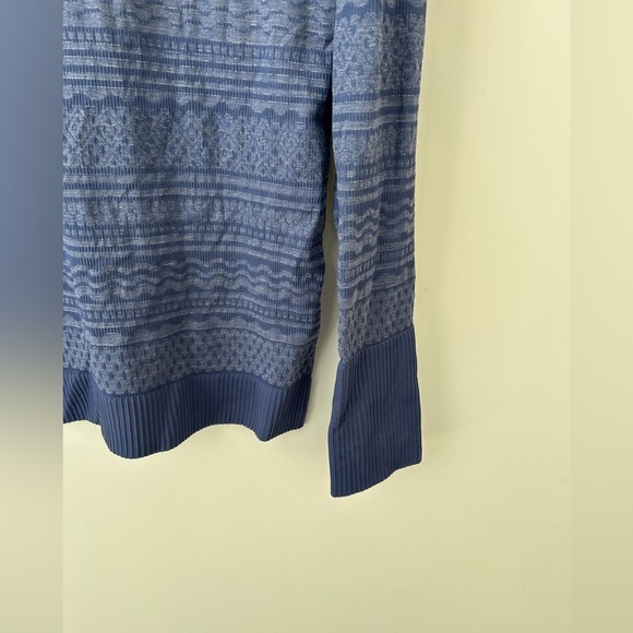 Lululemon Rest Less Hoodie
Gatsby Blue / White - Picture 11 of 14